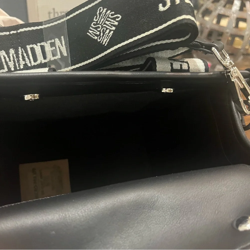 New Steve Madden Bwebber Crossbody Black Purse Guitar Straps Coin Wallet button